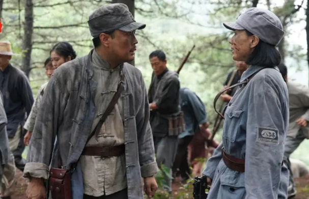 红色电影推荐:重燃革命岁月的那段时光 - 品悦舍