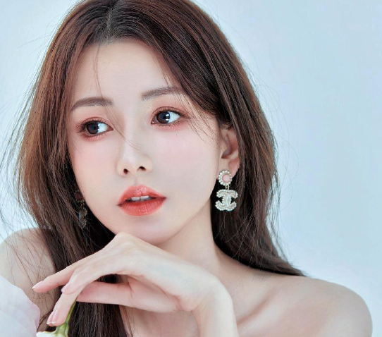 水瓶座女生有什么特点?如何追求水瓶座女生? - 品悦舍