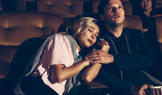 5部情侣看的电影推荐:共赴浪漫与情感的视听盛宴 - 品悦舍