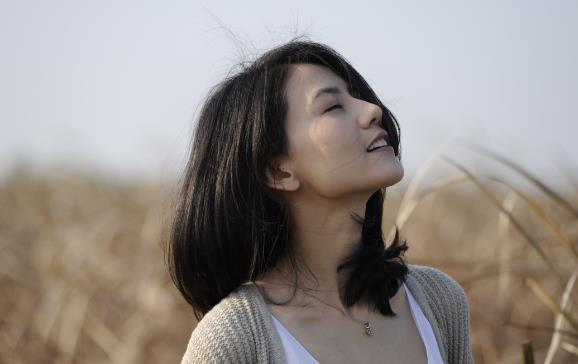 高圆圆银幕角色进化论，从清纯初恋到时代女性的光影之旅 - 品悦舍