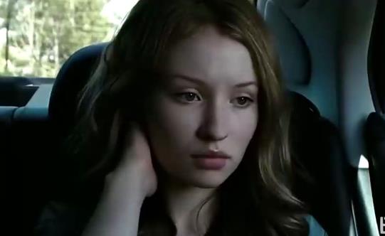 光影交织的双重冒险:从《神秘海域》到《神秘工作》的叙事探索 - 品悦舍