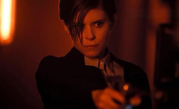 电影《摩根》中的身体叙事与复仇美学，轮椅上的困兽 - 品悦舍