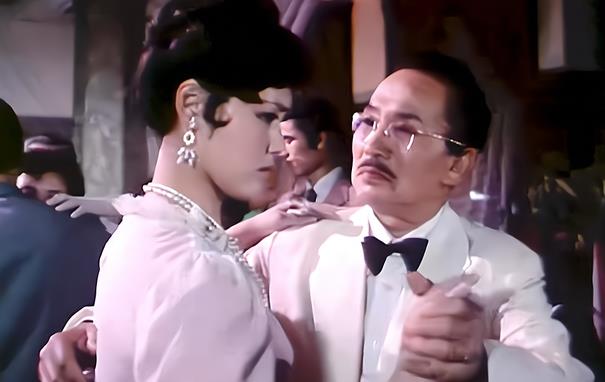 《红牡丹赌徒:花牌胜负》江湖赌局中的血色浪漫 - 品悦舍